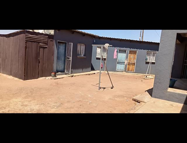 11 BEDROOM HOUSE FOR SALE IN SOSHANGUVE L